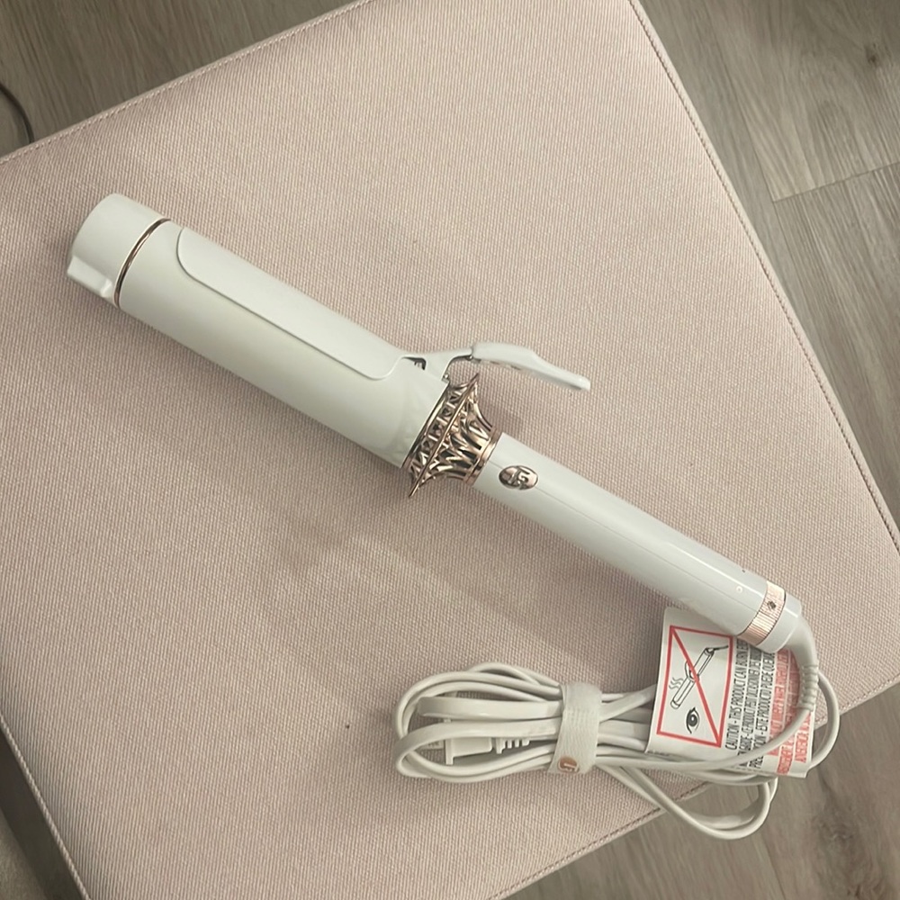 BodyWaver 1.75" Professional Ceramic Styling Iron
